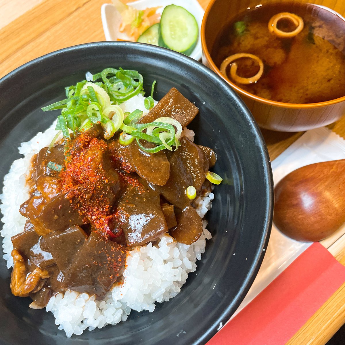 しまった
また自分の写真を撮っていない
今日の有香はどて煮丼動いてました

本当にお寒い中、大雪の中
通行止めを掻い潜り
ご来場いただいた皆様
心より感謝します🥲

また積もる前に帰る❄️

次は忍者の日に湯守座で
お会いしましょう！

#羅威堂