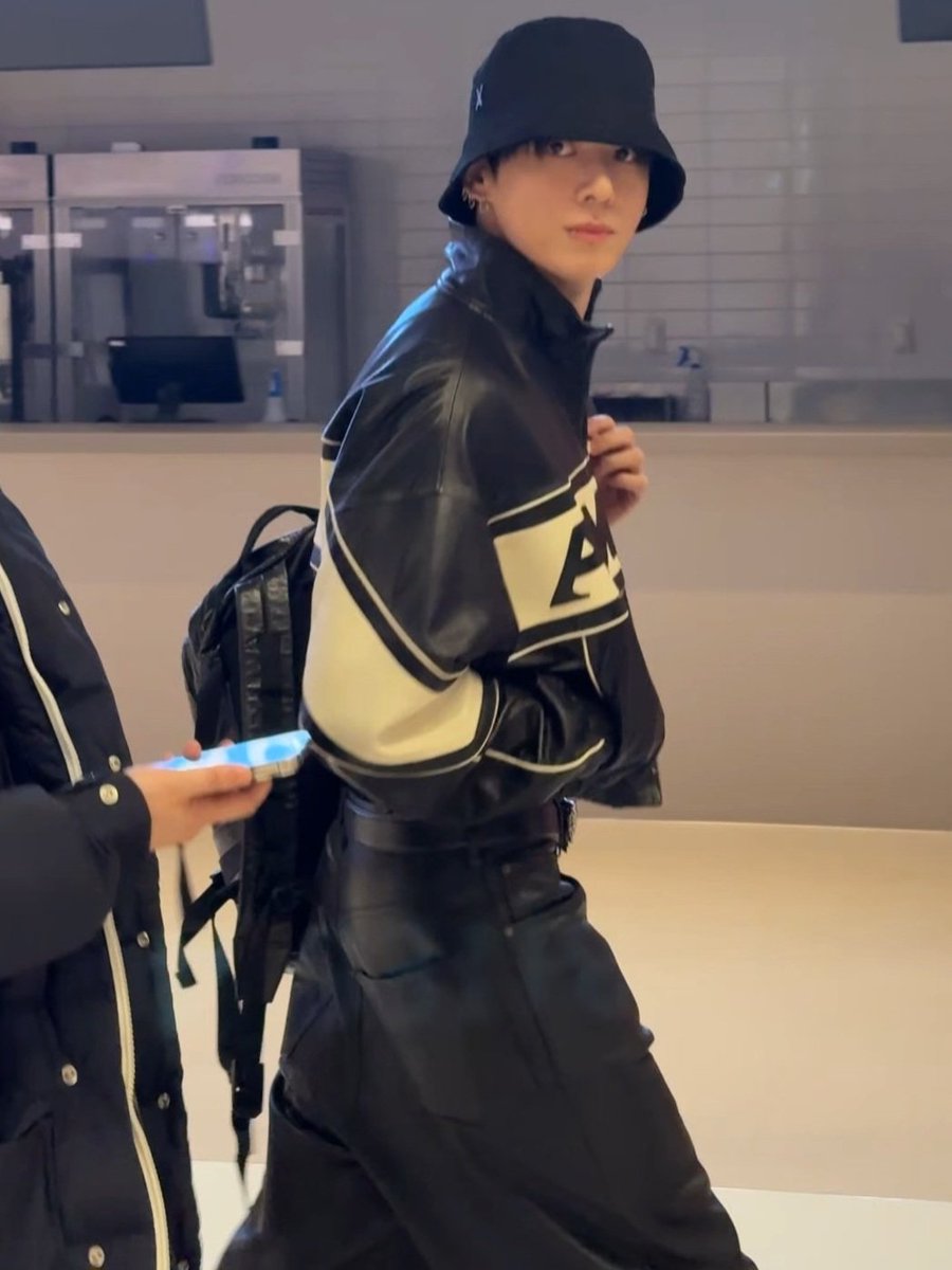 JAKSAL_5813's tweet image. JK🖤