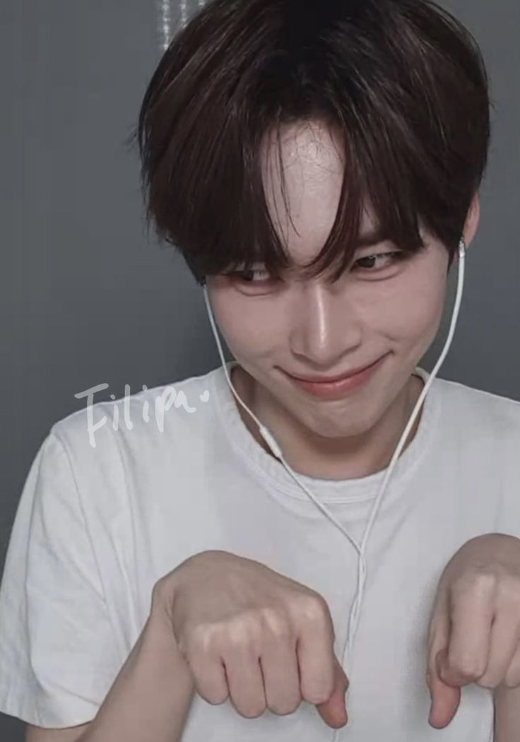 yokmamgshangari's tweet image. 어!성한빈닮았어                                (나맞는데흐흐)