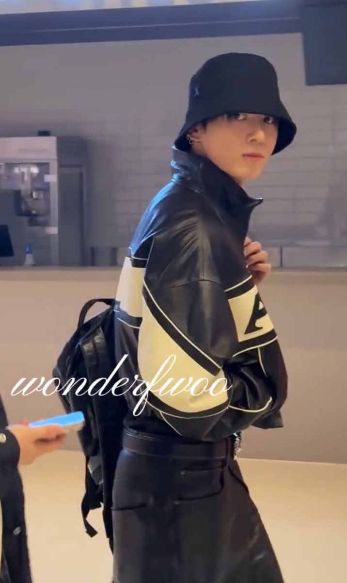 jungkook😭😭😭so pretty