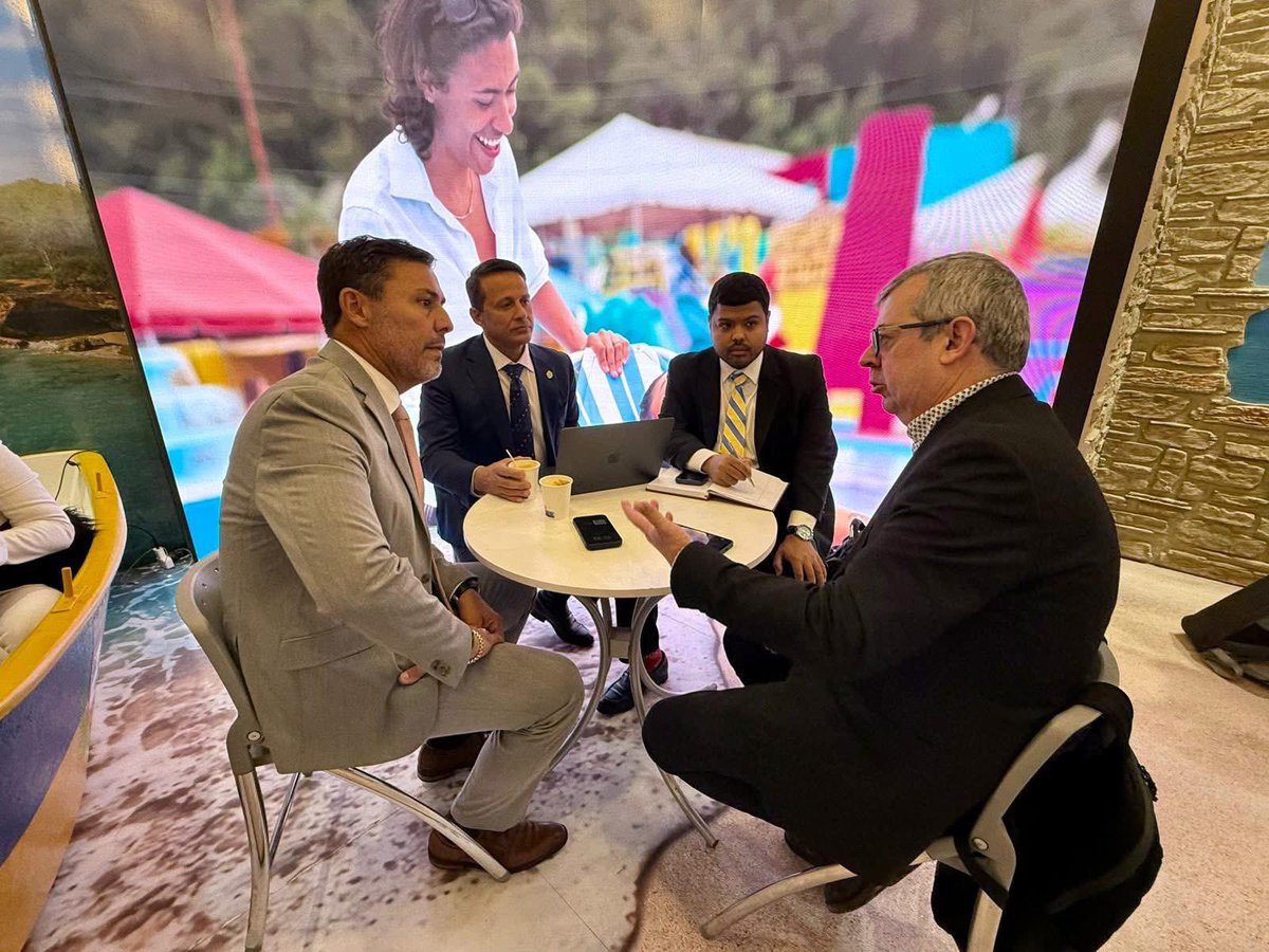 julioroldanpr's tweet photo. La agenda de trabajo por continuar apostando al crecimiento turístico de Aguadilla y la Región no se detiene:
✅ Sostuvimos reunión con Grupo Meliá International quiénes están muy interesados en continuar expandiendo su cadena hotelera en Puerto Rico y ven a Aguadilla como el lugar indicado debido a su crecimiento económico y turístico. Continuarán reuniones de seguimiento con nuestro equipo en Puerto Rico.
✅ Nos reunimos con la compañía portuaria Naviera Balearia donde les comuniqué que el pasado año ordené que se comenzará a realizar un estudio de viabilidad para la creación de un nuevo puerto marítimo en Aguadilla como lo tuvo en el siglo pasado. Al ellos estar establecidos en la Isla dijeron estar muy interesados en ver este proyecto para su eventual desarrollo.
✅ De igual forma nos reunimos con la cadena hotelera europea, Iberostar. Es reconocida por su enfoque en sostenibilidad, calidad y
rentabilidad a largo plazo. Mostraron interés de establecer de llegar a Puerto Rico por nuestra ciudad al saber nuestro incentivos disponibles y la autonomía de Aguadilla de emitir permisos en tiempo record.
Esta administración municipal no vino a gobernar con estilos tradicionales, para tener resultados distintos, tenemos que hacer cosas distintas. Llevar a Aguadilla al mercado internacional es una de mis principales metas desde que asumí el cargo. Cada logro de inversión significa más ingresos para la ciudad lograr más servicios sociales para la gente, crear más empleos y más oportunidades de crecimiento para Aguadilla y la región. #AguadillaAvanza #FITUR26