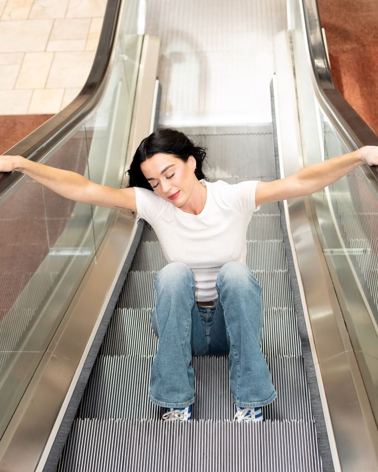 Katy Perry Charts tweet media