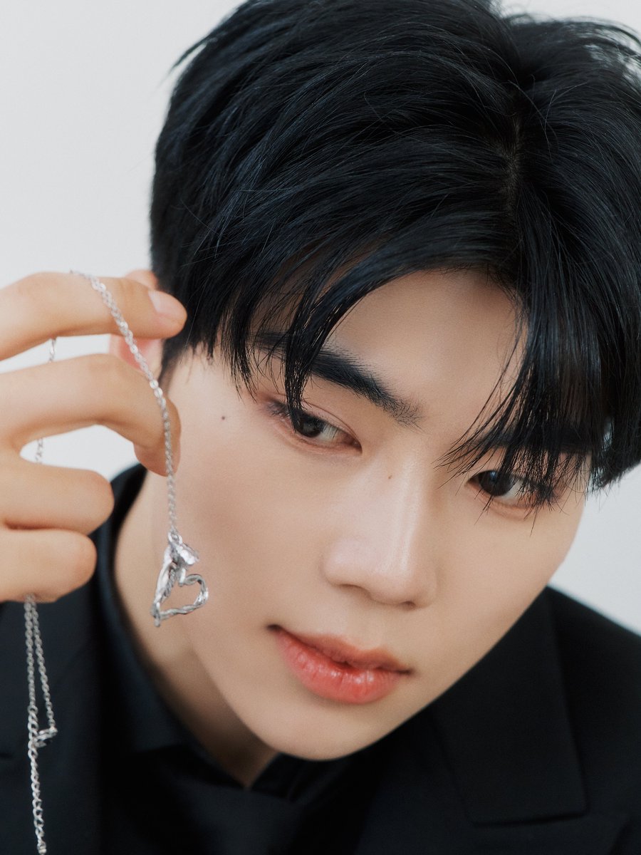 ZEROBASEONE 
Special Limited Album
[𝐑𝐄-𝐅𝐋𝐎𝐖]
 
Concept Photo
#PARKGUNWOOK #박건욱

💿Pre-Save
zerobaseone.lnk.to/ZB1_REFLOW

2026.02.02 18:00 (KST)
 
#ZEROBASEONE #ZB1 #제로베이스원
#REFLOW