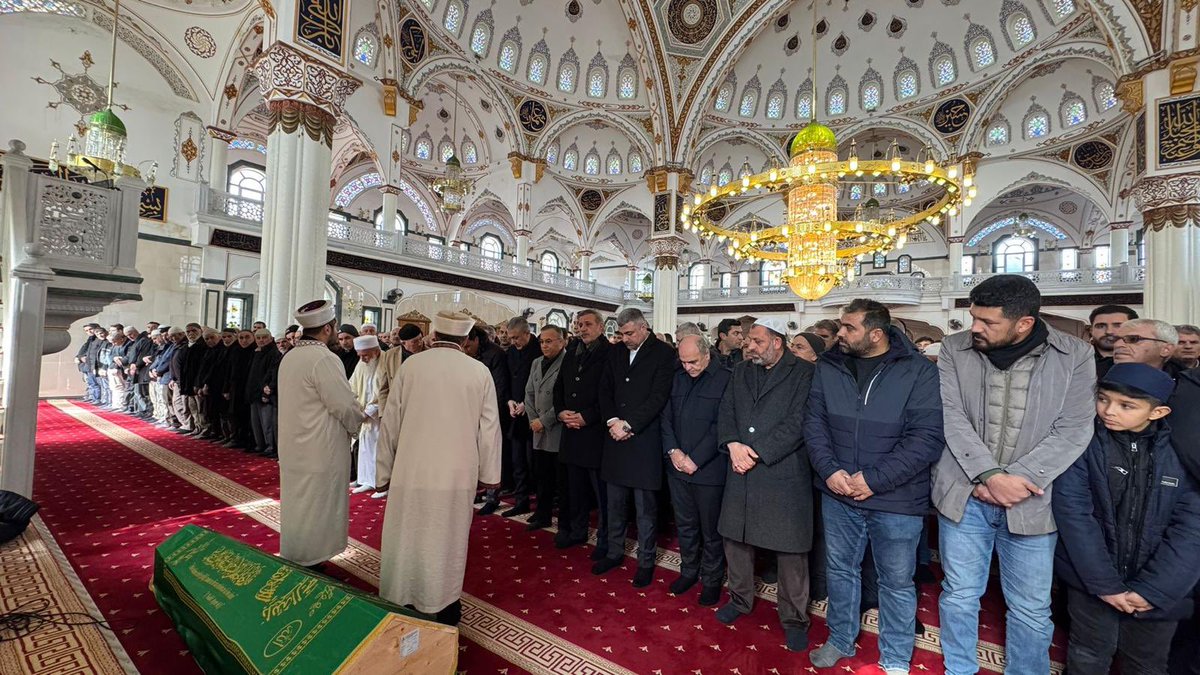 📍 MARDİN / Midyat

Altunkaya Şirketler Grubu Yönetim Kurulu Başkanı Sayın Mahsum Altunkaya’nın yeğeni, dostumuz Kasım Altunkaya’nın cenaze törenine katıldık.

Merhuma Allah’tan rahmet, ailesine ve yakınlarına sabır diliyorum. 

Mekânı cennet olsun.

<a href="/Akparti/">AK Parti</a> 
<a href="/AKPartiG_Antep/">AK Parti Gaziantep</a>