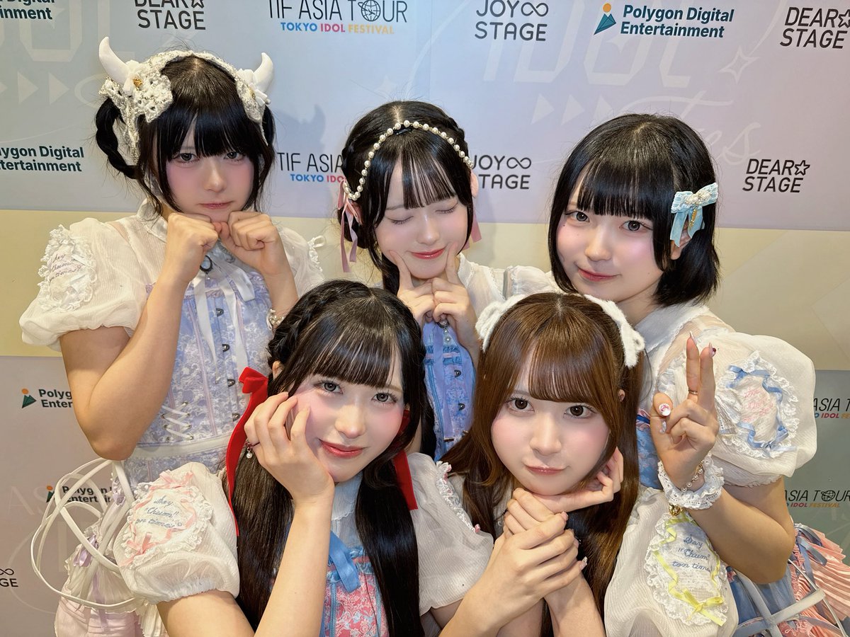 chum_toto's tweet photo. 香港ライブ🦐🧚🏻‍♀️
「JOY ∞ STAGE × DEAR STAGE ASIA IDOL FES Supported by TOKYO IDOL FESTIVAL ASIA TOUR」ありがとうございました🍀

我愛香港🤍❕
#ChumToto #チャムトト https://t.co/Y1L4oZHYAn