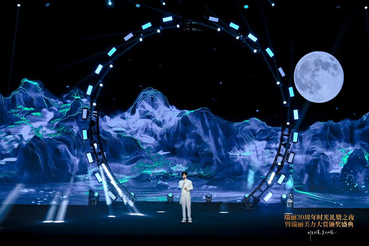 อฟช มาลงรูปน้องนายค่ะ ฝากไปจิ้มๆด้วยน้า

weibo.com/2053148147/525…

NNINE RAYLI 30THANNIVERSARY  
#GQCx瑞丽30周年 
#นายท่านกรชิต   #GaoQingchen
#Nine  #高卿尘  #小九高卿尘