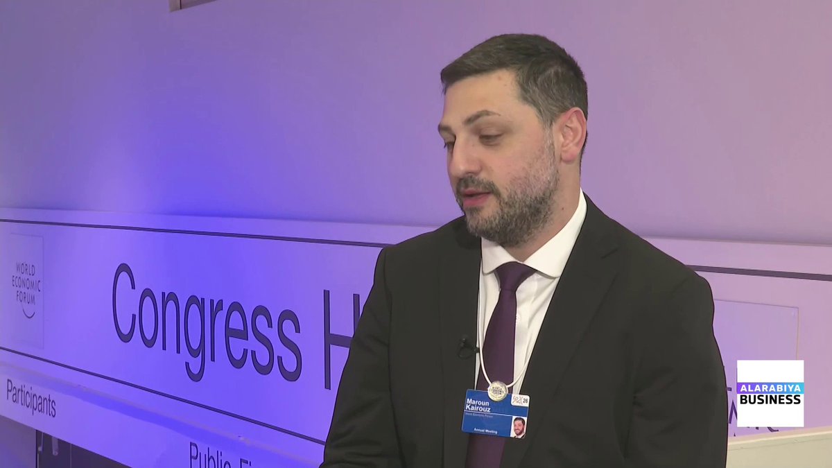 المدير التنفيذي للشؤون الدولية والتجارية والجيوسياسية في المنتدى الاقتصادي العالمي مارون كيروز في مقابلة مع العربية Business: هناك اندماج أكبر عالمياً بين السياسة والاقتصاد وهذا ملاحظ عبر فرض الضرائب والرسوم الجمركية وغير ذلك. وجود عدد كبير من الشخصيات الكبرى مثل ترمب ورئيس الوزراء الكندي والرئيس الفرنسي وغيرهم طغى على اجتماعات 2026. المنتدى الاقتصادي العالمي مؤسسة حيادية لكننا نشهد اليوم واقعاً مختلفاً في العالم وعلينا التعامل معه بطريقة معينة. فلسفة WEF تقوم على جمع الجهات المتناقضة للتركيز على المساحات المشتركة مثل النقاش حول غرينلاند _Business nadine_bn 