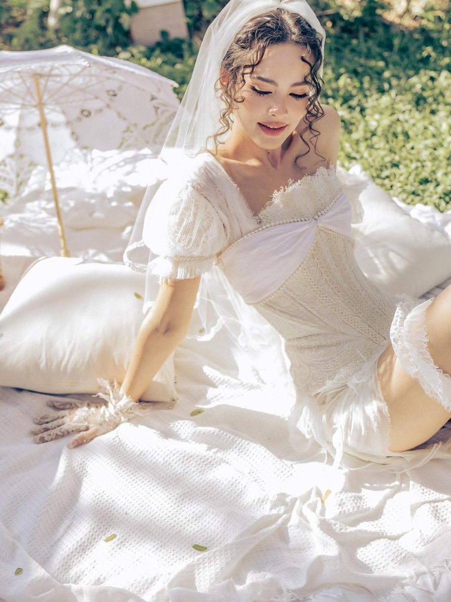 ameena_is_happy's tweet image. พี่ญ่าเหมือนนางเอกที่หลุดมาจากนิยายฝรั่งเล่มใดเล่มหนึ่งเลย คนบ้าอะไรวุ้ย โคตรสวย เซ็กซี่ แล้วก็น่ารักได้ในเวลาเดียวกัน