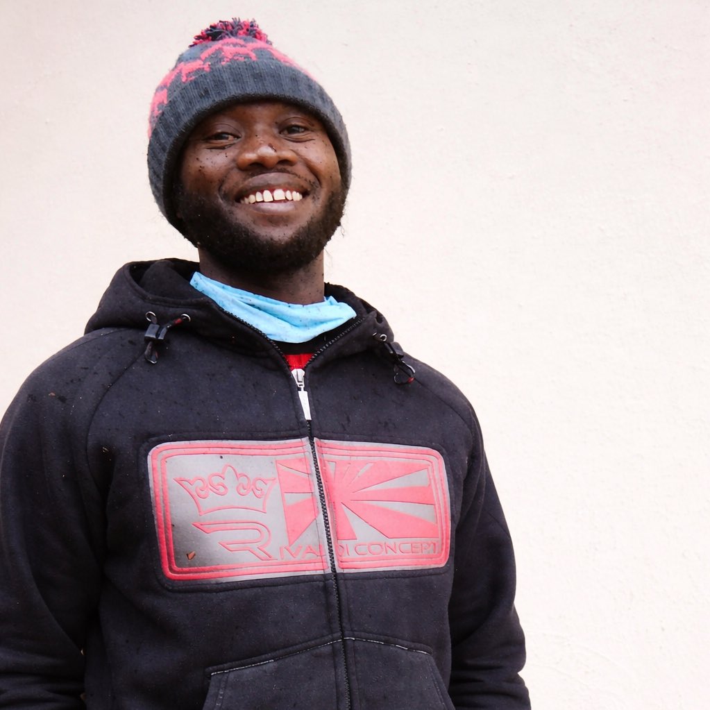 Il y a une semaine, El Hacen Diarra était tué par la police française dans le 20eme arrondissement de Paris. 

Ne l’oublions pas. 

Paix à votre âme, Monsieur. 🕊️