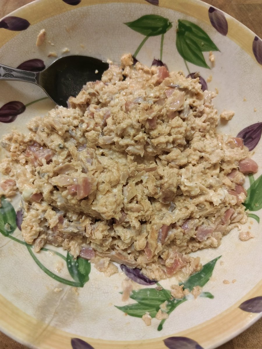 Make tuna for sandwich😁😁😁