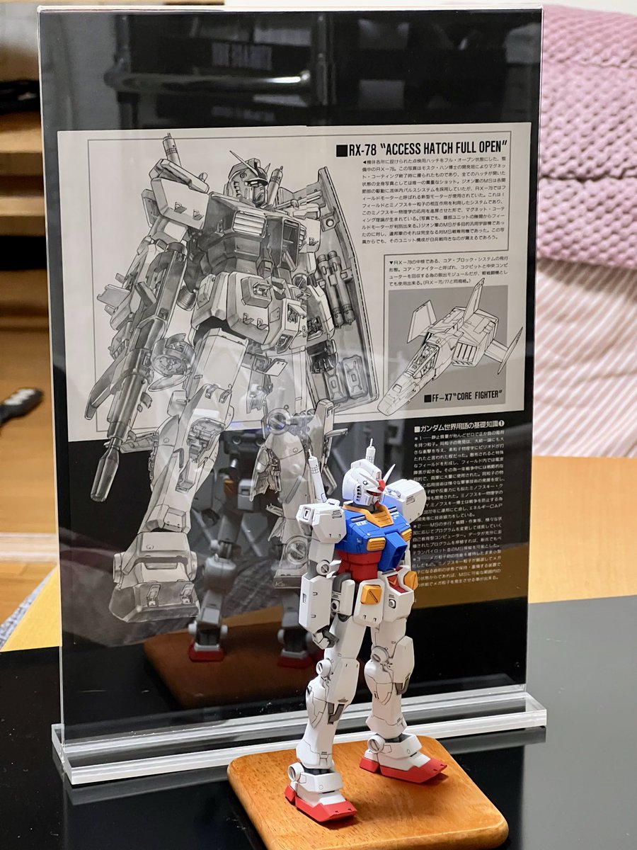 Bクラブ製／小松原さん原型
1/144ガンダムシリーズ連作(番外編)
今後の展示会では、キットをHGのインストと一緒に並べようと思ってます。

手始めは、3月のCarat5ですね！
７８ガンダムとmk2を展示予定です😄
#ガンプラ好きと繋がりたい 
#ガレージキット
#Carat5