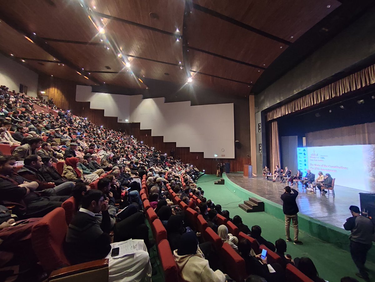 malyhaz's tweet image. #housefull @Noorzraja @AsadRahim @laalshah @reema_omer @Jaferii and @salmanAraja