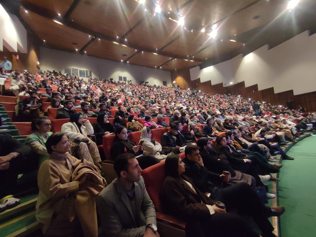 malyhaz's tweet image. #housefull @Noorzraja @AsadRahim @laalshah @reema_omer @Jaferii and @salmanAraja