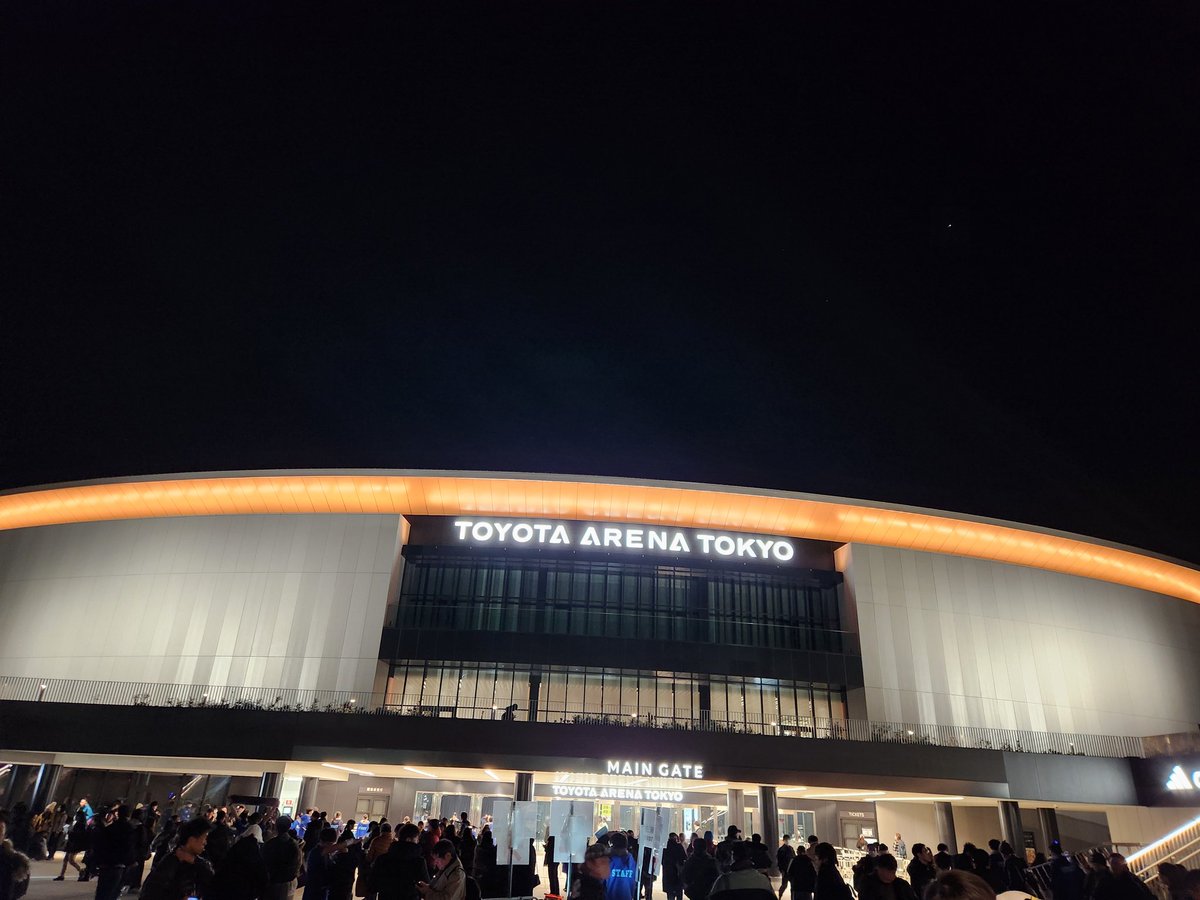 ライブ終わって飲み会中‼😆