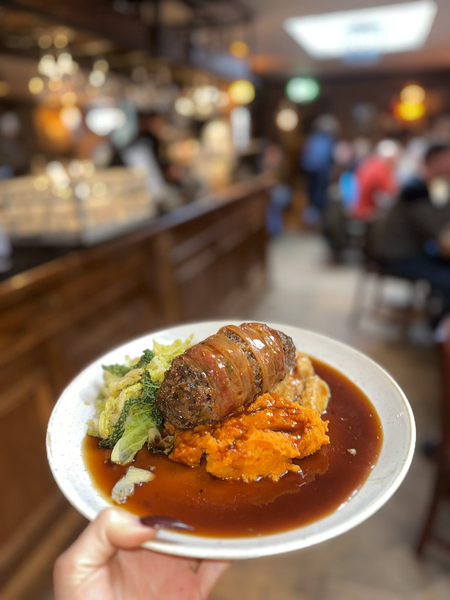 The Hand in Hand tweet media