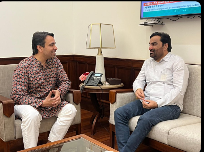 chrambiraqxs's tweet photo. रालोपा राष्ट्रीय अध्यक्ष, नागौर सांसद, किसान-जवान की बुलंद आवाज़, न्याययोद्धा श्री हनुमान बेनीवाल जी को जन्मदिन की हार्दिक बधाई एवं शुभकामनाएं। वीर तेजाजी महाराज से प्रार्थना है कि आपको उत्तम स्वास्थ्य एवं दीर्घायु प्रदान करें।
@RLPINDIAorg @hanumanbeniwal #jatunity #rld #RLP https://t.co/XH9Dv7y0C0