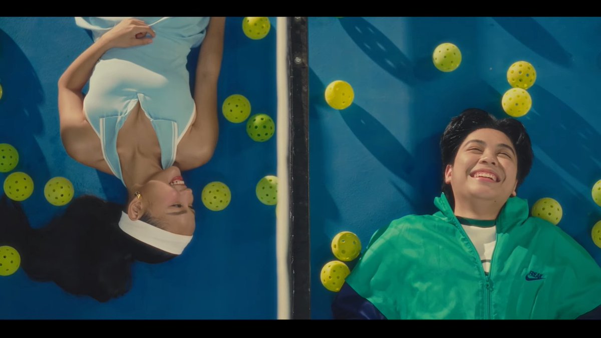 latestchika.com tweet media