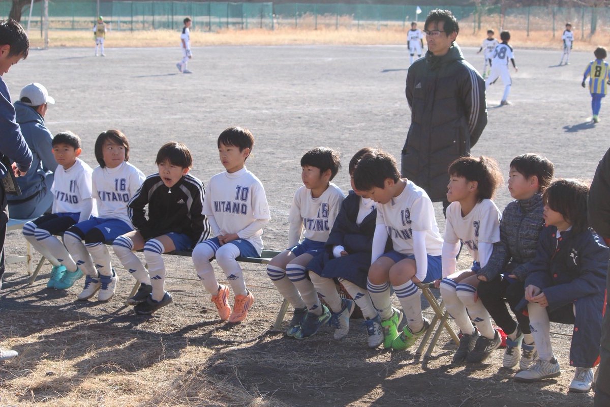 ClubKitano's tweet photo. 1/25  3年  レアル狭山TM（笹井河川敷G）
レアル狭山1-0,1-0,1-1
富士見2-0,1-1,1-0
（ﾂﾊﾞｻ3,ﾕｳｶﾞ2,ﾓﾓﾄ,ﾖｳﾀ）

前回TMでインターセプトを上手くできた良いイメージが残っていて、最初の2試合がとても良かったです!
MFが攻撃時に押し上げて前でプレーすることでチャンスが増えましたね⚽️ https://t.co/sDPIwWrbbI