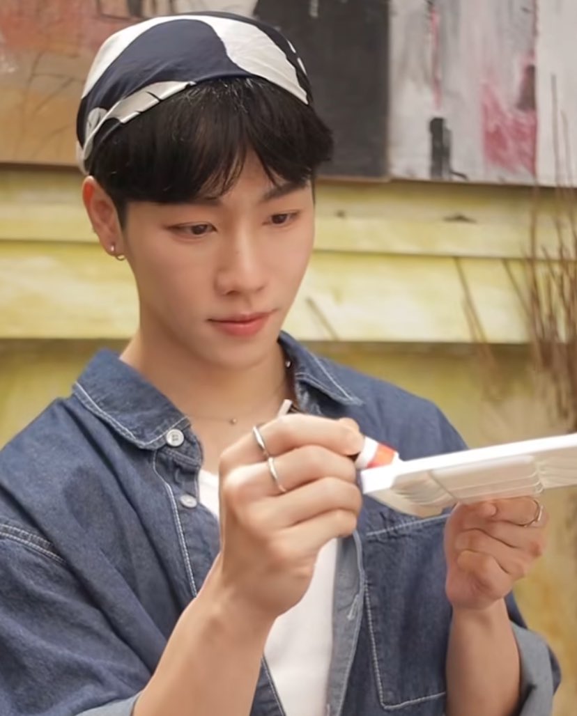 myvwarism's tweet image. :เธอหันมาหน่อยค่ะ พี่จะถ่ายรูปให้

:พี่ถ่ายเค้าสวยๆเลยนะ

:แฟนพี่สวยอยู่แล้ว ยังไงรูปก็ออกมาสวยค่ะ