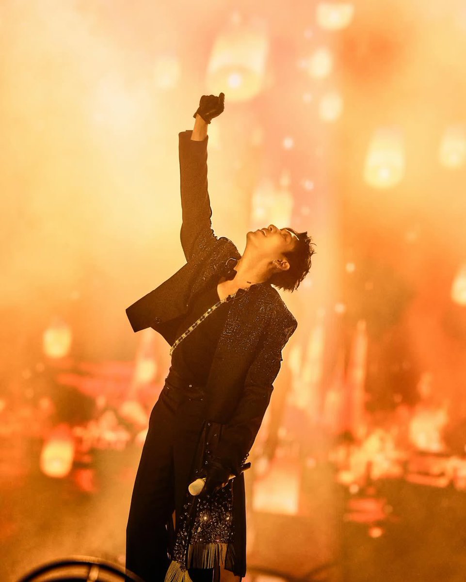 BamBamFandom's tweet image. อยากมอบเพลง Angel in disguise ให้แบมบูส 

ไม่มีเธอก็ไม่รู้ว่าทวิตฉันต้องเทรนด์ไปทางไหน #BamBamxLVMenFW26
#BamBam #LVMenFW26 #LouisVuitton 
@BamBam1A @LouisVuitton