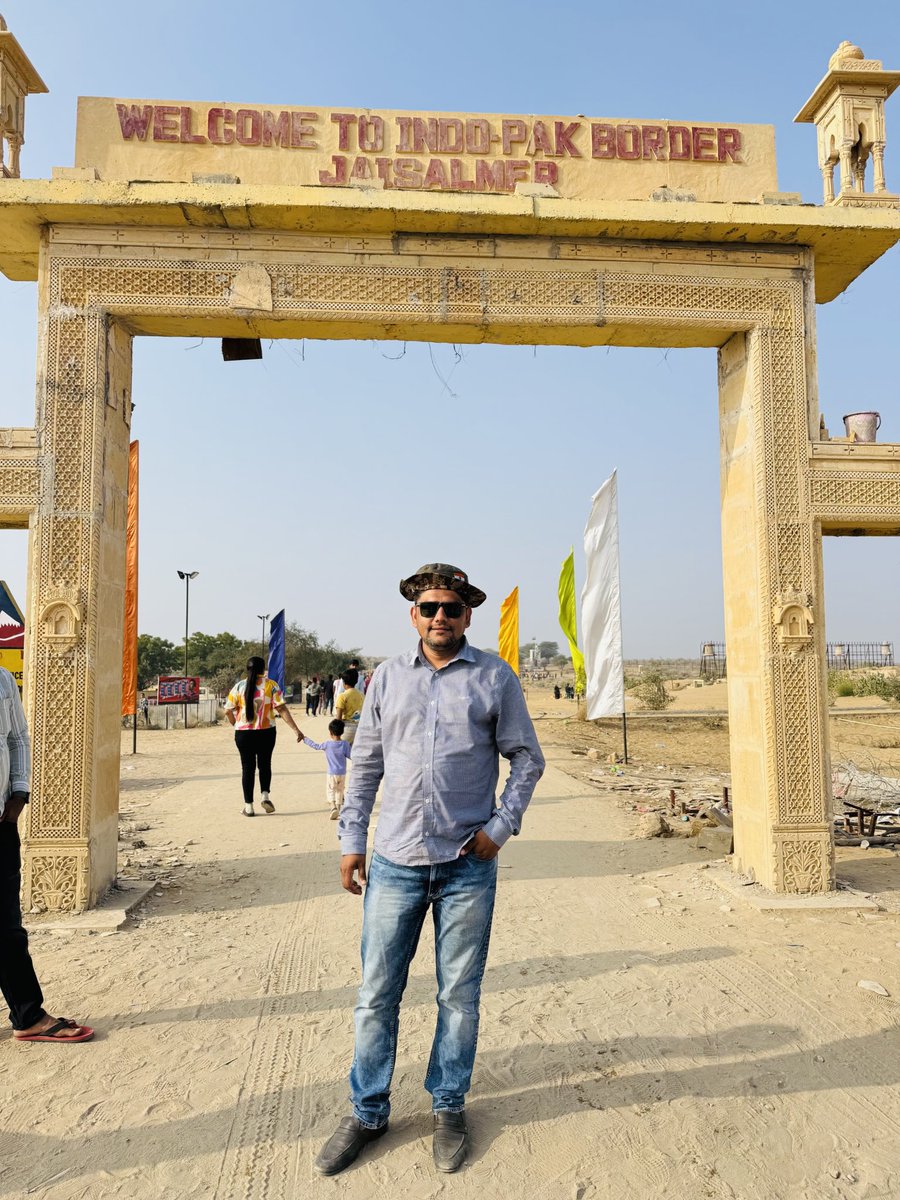 rc070707's tweet photo. भारत-पाक सीमा जैसलमेर में आपका स्वागत है https://t.co/GPv1Y6W2w1