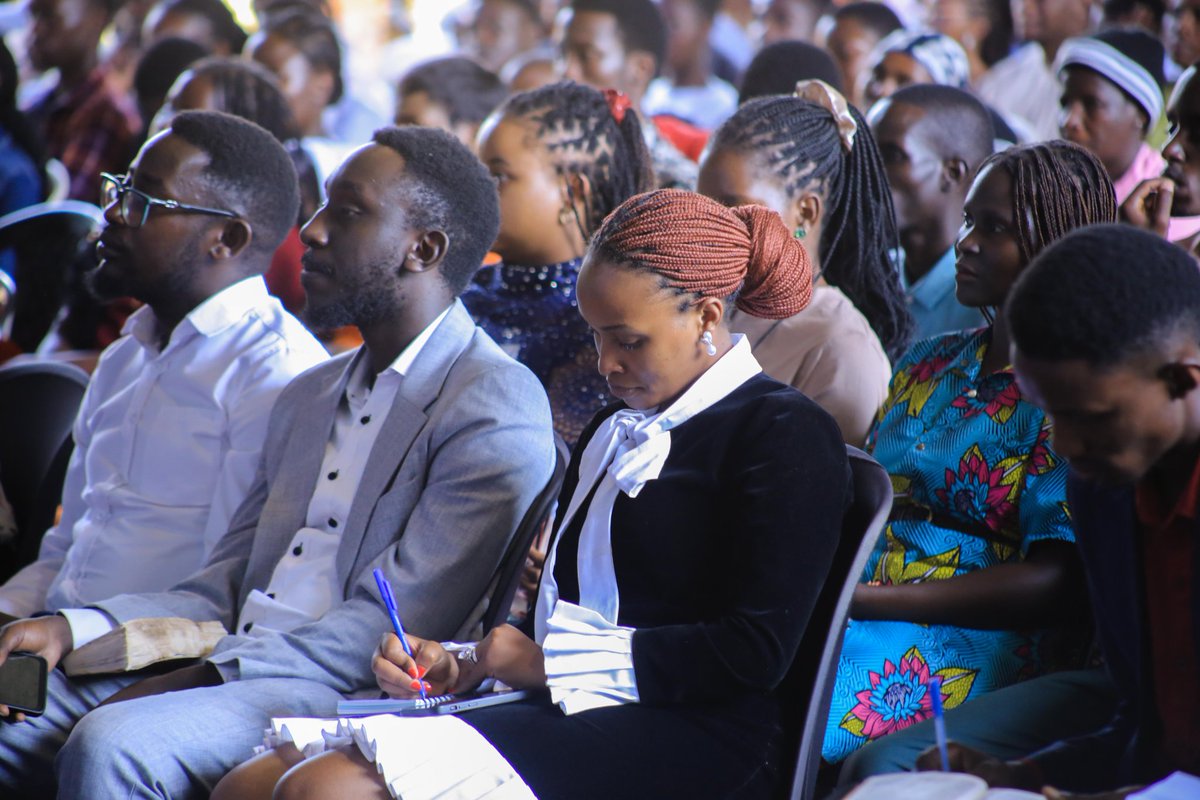 Grand Entrance Service: How to fight

Scripture : Ephesians 6:12
Many lose battles because they're fighting the wrong enemy. If you know the enemy,  you know how to prepare yourself . Victory isn't determined by how hard one fights, but how well one discerns what fight to take on