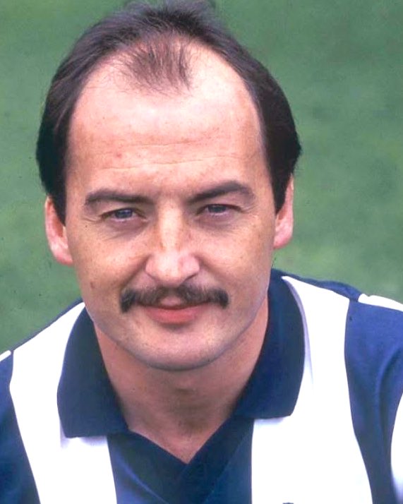 Football Back Then ⚽️🏐⚽️ tweet media