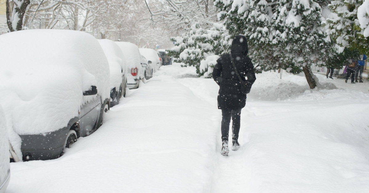 DurhamHealth's tweet image. A #ColdWeatherAlert is still in effect for #DurhamRegion. 🌡️ ❄️ 

Remember, if spending time outdoors, dress in layers and ensure your outer layer is windproof. Cover exposed skin and wear a hat, warm mittens or gloves and warm boots. 

Learn more durham.ca/coldweather