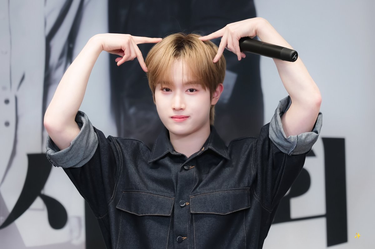 라잇 tweet media