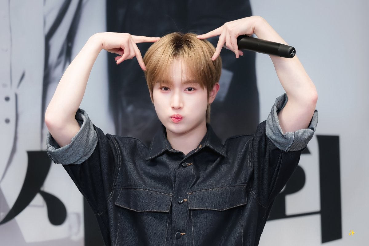라잇 tweet media