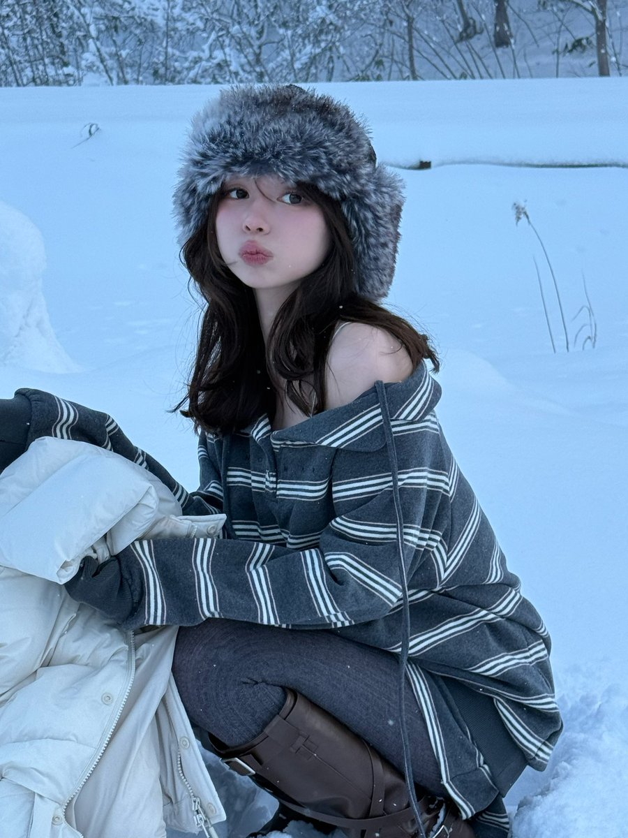 mariak212's tweet photo. 北海道で⛄️
やっぱりボーダーが好き⛄️！
次の発売は、2月3日です♡ https://t.co/9xj6viY6Y8