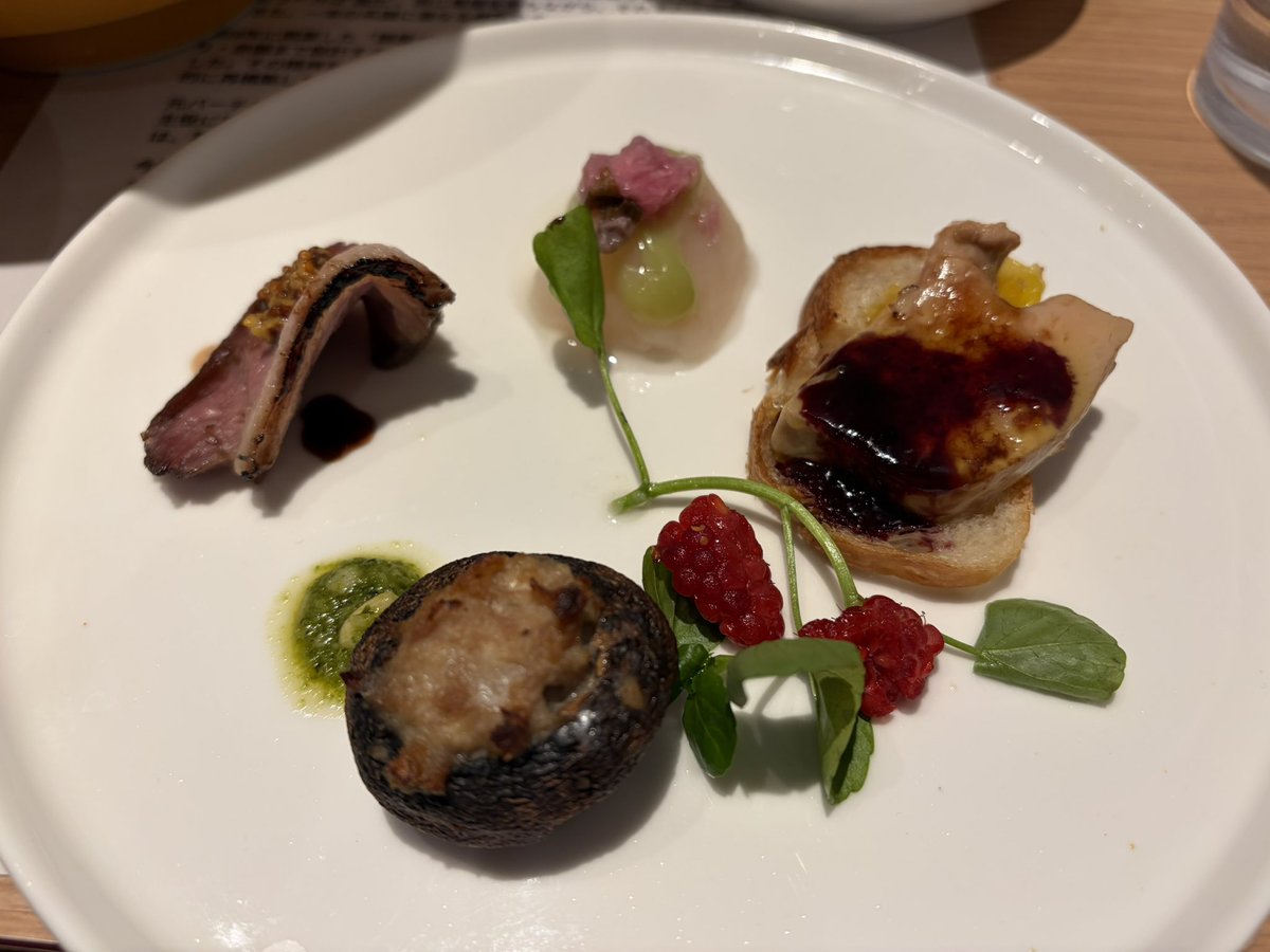 imakita's tweet image. 相良茉優さんが一日店長予定だったほたて日和さん、せっかくなので食べに行かせて貰いました。
前菜からラーメンは勿論ポタージュまで本当に美味しくて大満足！語彙力不足でまともな評が出てこない
一日店長リベンジ待ってます！及川さんもお忙しい中ありがとうございました！
#ラーメンWalkerキッチン