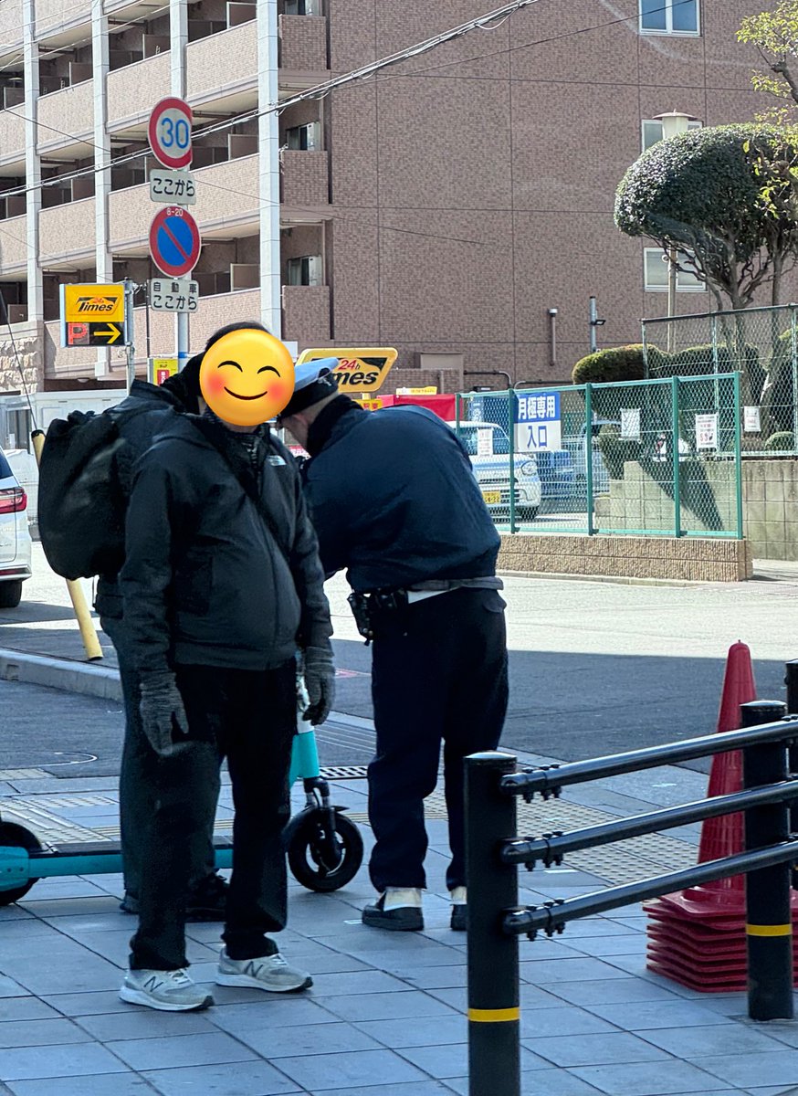 kaorububu501's tweet image. 今日は大阪マラソンで街中に警官ウジャウジャ居てるのに歩道を爆走して来たLOOPが一瞬で止められてた😌in森ノ宮