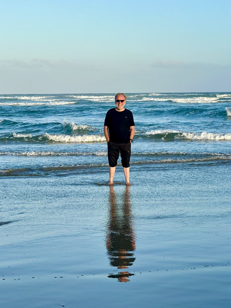 Good day South Africa! Happy Sunday! 🌞

A LUTA CONTINUA! ✊🏾