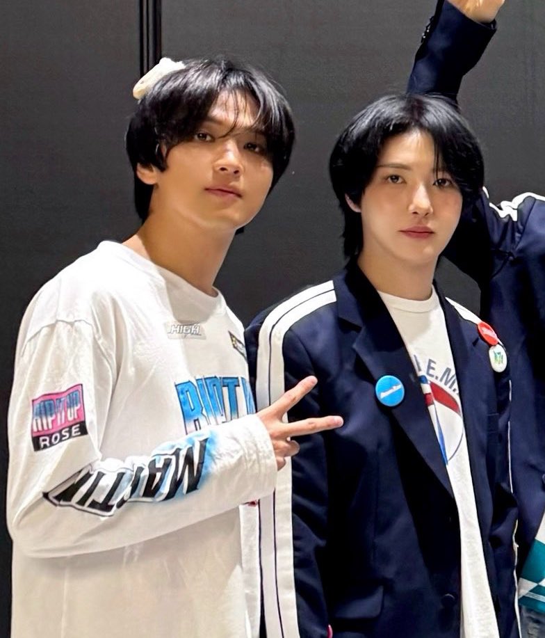 callouthae's tweet image. Dongren, getting more alike. You are what you eat  🐻🦊