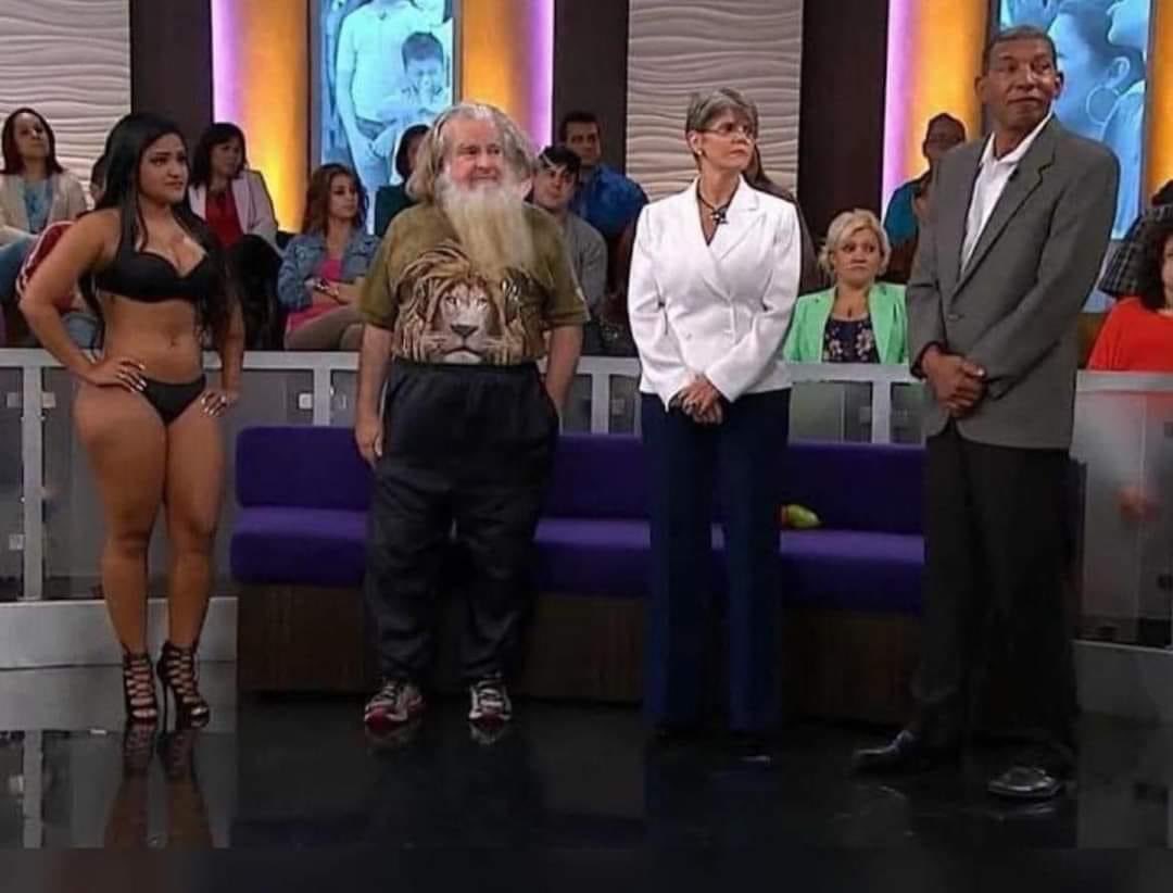 Gas station lines at 2 am