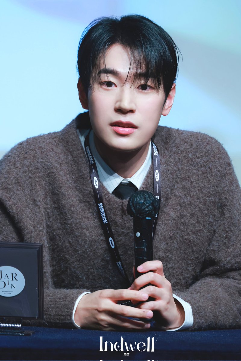 260124 박서함 시그팬사 

잘생겼다아
#박서함 #parkseoham #팬사