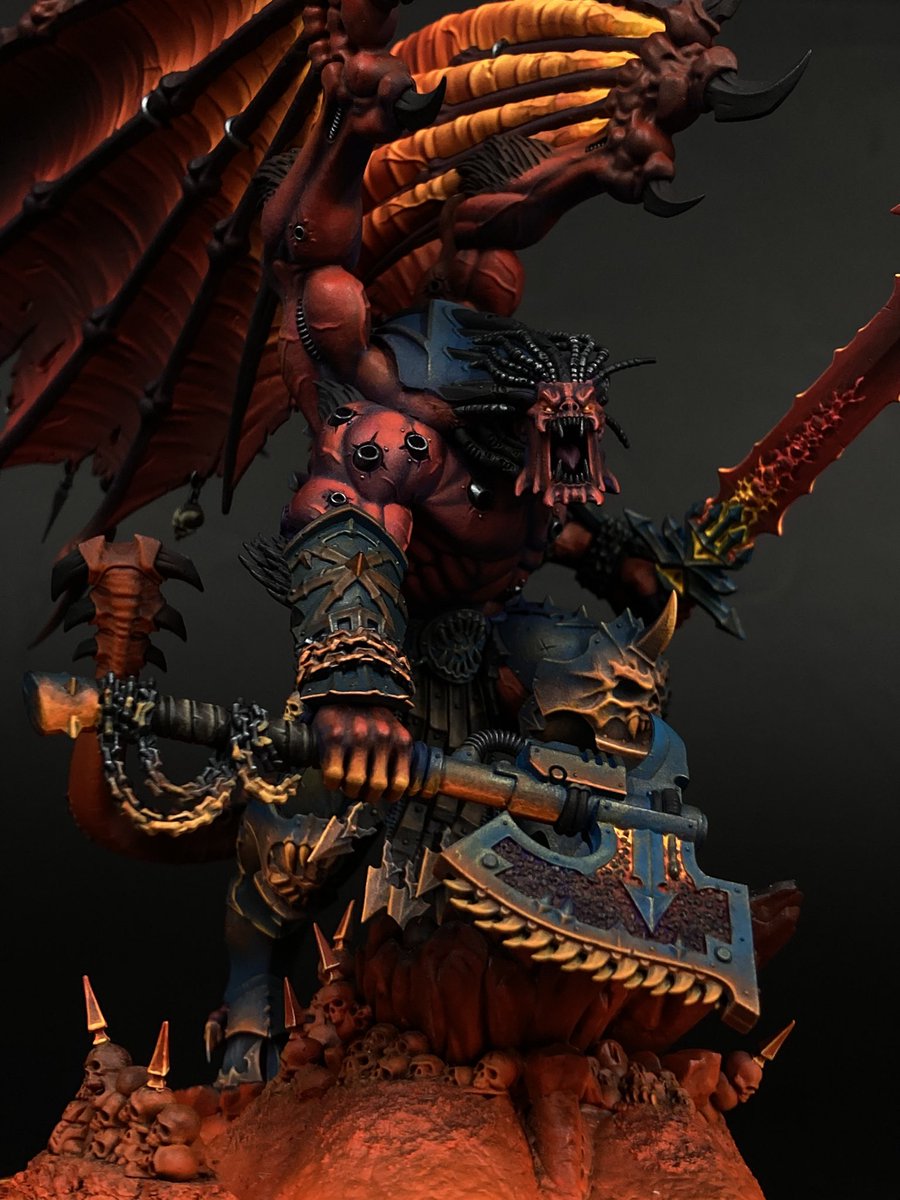 wh_chikyudobase's tweet image. Angron – Daemon Primarch of Khorne ついに完成ッ！！
総魔長アングロン　地獄の業火に照らされて今復活！
OSLの勉強として溶岩と光の表現をしっかり描きこんでみました
筋肉の隆起をペイントするのが楽しすぎるのでぜひ作ってみてね！
#ウォーハンマー
#warhammer
#地球堂模型