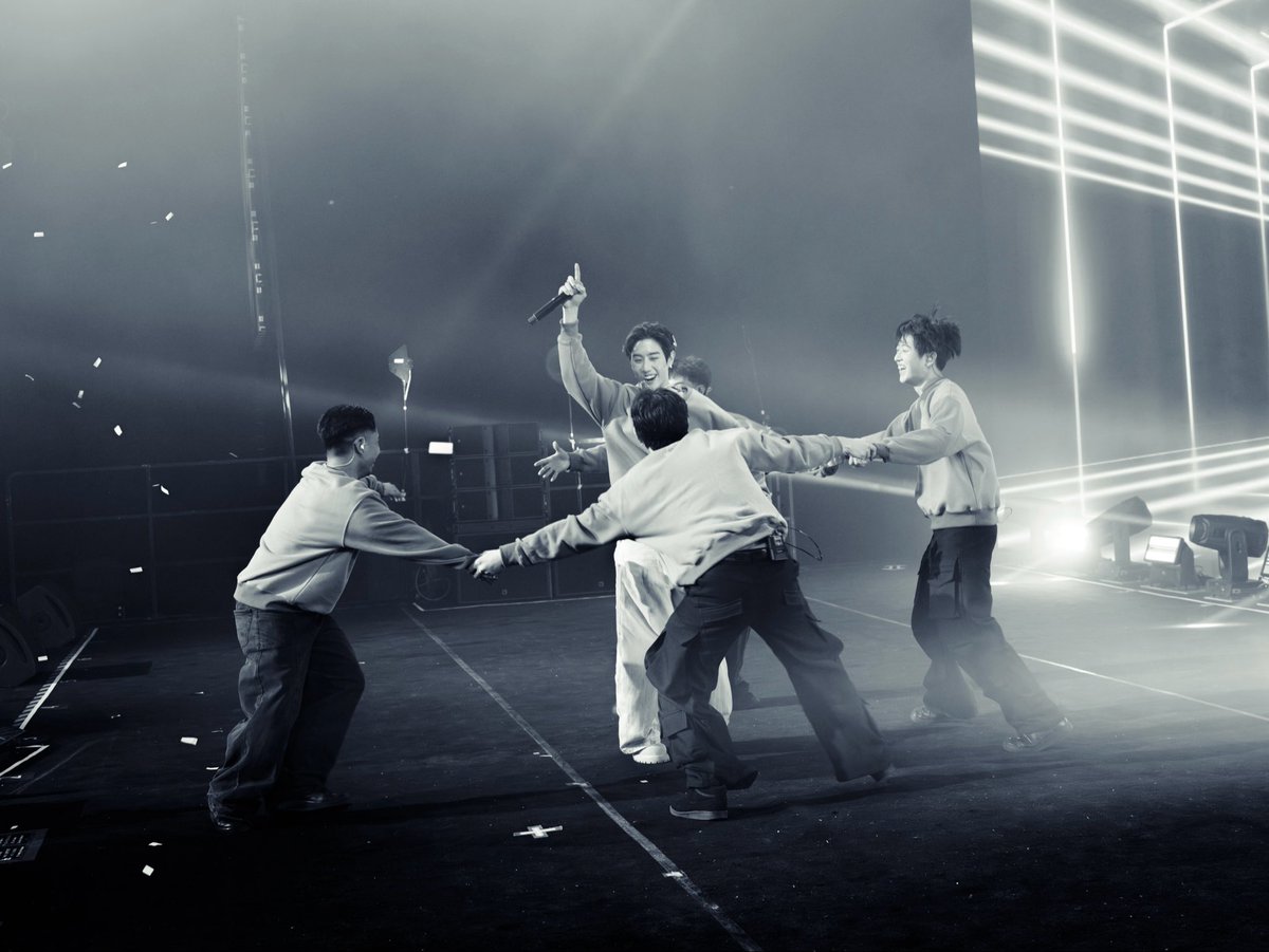 DNAmngmnt's tweet image. A wintery night in Beijing felt a little warmer because of all of you 🫂 Thank you for spending the evening with Mark, and for the constant support all of you show 💚 Please stay warm, and we hope to see all of you again soon! 

#MarkTuan #Silhouette