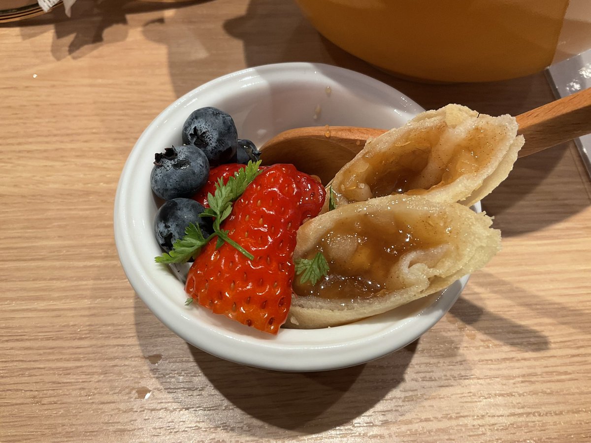 RIto0219's tweet image. 「ラーメンWalkerキッチン(ほたて日和×麺屋33)」@東所沢(埼玉県所沢市)
『濃厚鴨だし帆立香る中華そば＋アミューズプレート＋桜ご飯のちらしVer.さくらタウン＋デザート』

めちゃくちゃ美味しかったです。