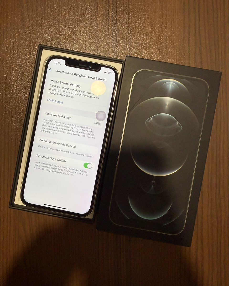 swizzlys's tweet photo. WTS iPhone 12 Pro 128 GB Silver iBox

• Imei resmi
• Unit + box only
• Sinyal all operator
• iCloud aman
• Face ID, true tone, kamera d &amp; b on
• Baterai baru diganti di iFixied, health sekarang 100%

💸 5.8 jt 
📍 Lokasi Semarang

#WTS https://t.co/tYNpmu5vId