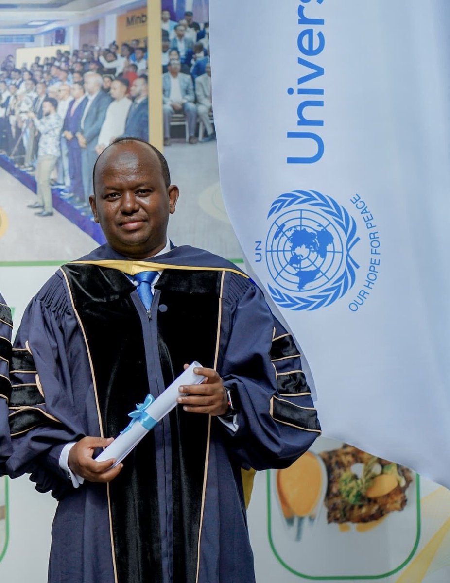 MahamedAOmar's tweet photo. Yesterday marked my PhD graduation 🎓
Truly grateful to family, mentors, and friends who supported me every step of the way. https://t.co/k2XzLCJZyP