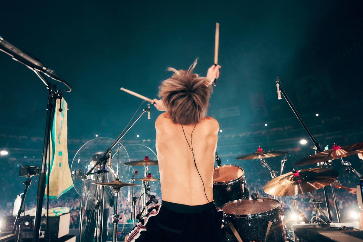 Teru_SL13's tweet image. 福フェス、そして初めてのドーム
最高の景色でした

今年春開催の28公演ライブハウスツアー、
そして初の日本武道館 単独公演でもお会いできるのを楽しみにしてます

🎫t.pia.jp/pia/artist/art…

photo by @junpeihiyoshi 

#福フェス
#ThisisLAST