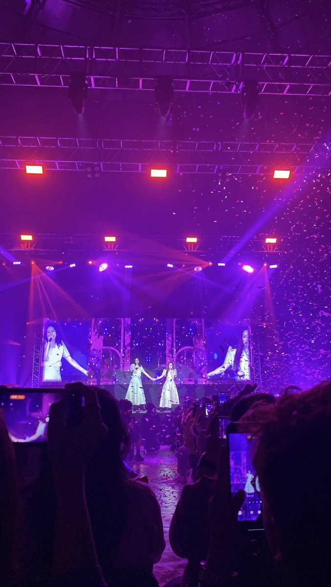 jblinggg's tweet photo. Okay, I’m literally over the moon. This is the peak of my fangirling—finally seeing them in person! 💚💖😍
MilkLove, you guys are absolutely worth it!
#MilkLoveFMInManila 
#MilkLove https://t.co/zqHAoCJLcS