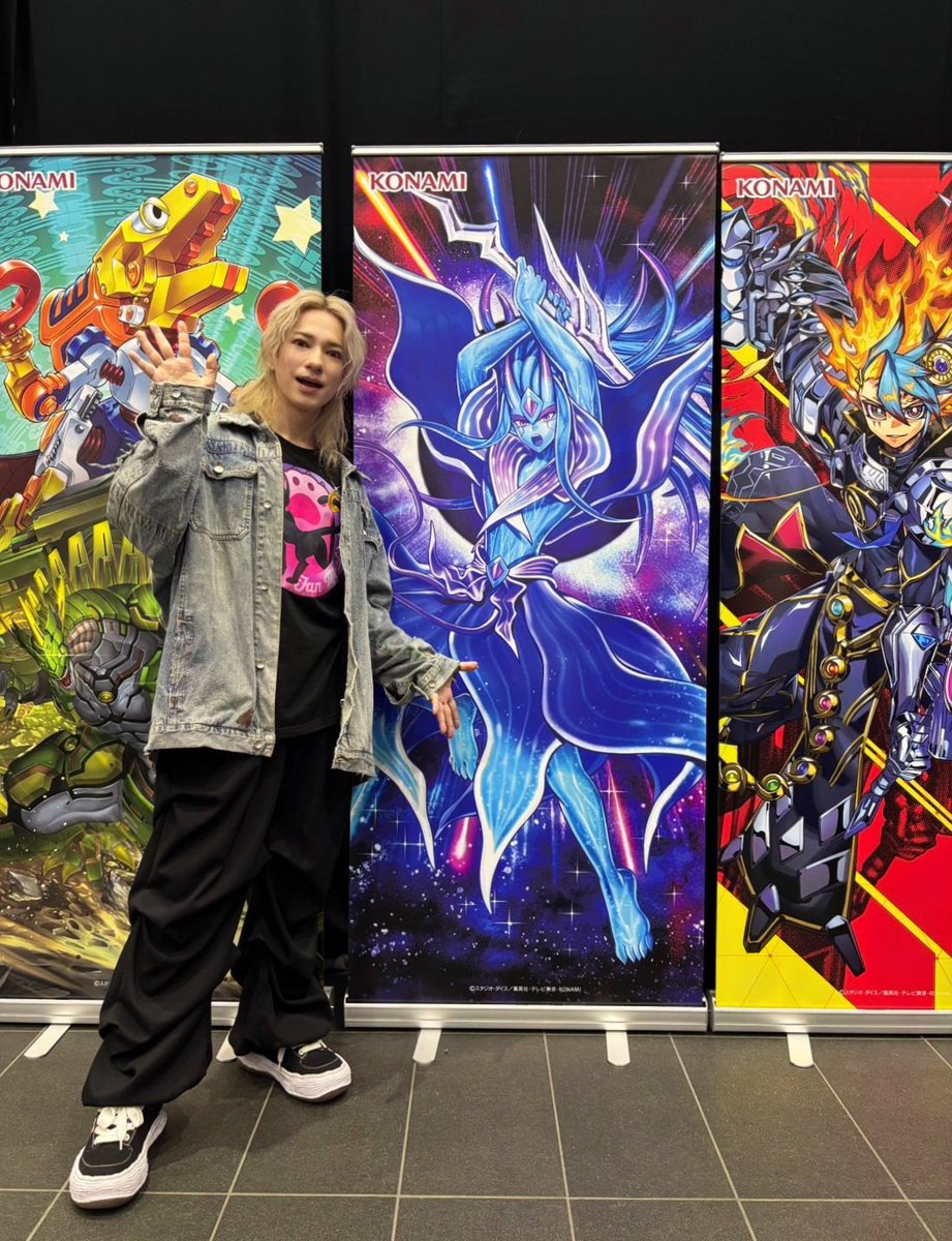 Art_C_Lounsbery's tweet image. ラッシュデュエルのファンミーティング、間近で会場の熱をしっかり受け取れてすごく幸せな時間だった😆

ラッシュの盛り上がりが年々増してるの本当に嬉しいな！
それもこれも、今日の場に来られなかった人も含めて普段遊んでくれてるみんなのおかげだー！いつも本当にありがとう！！…