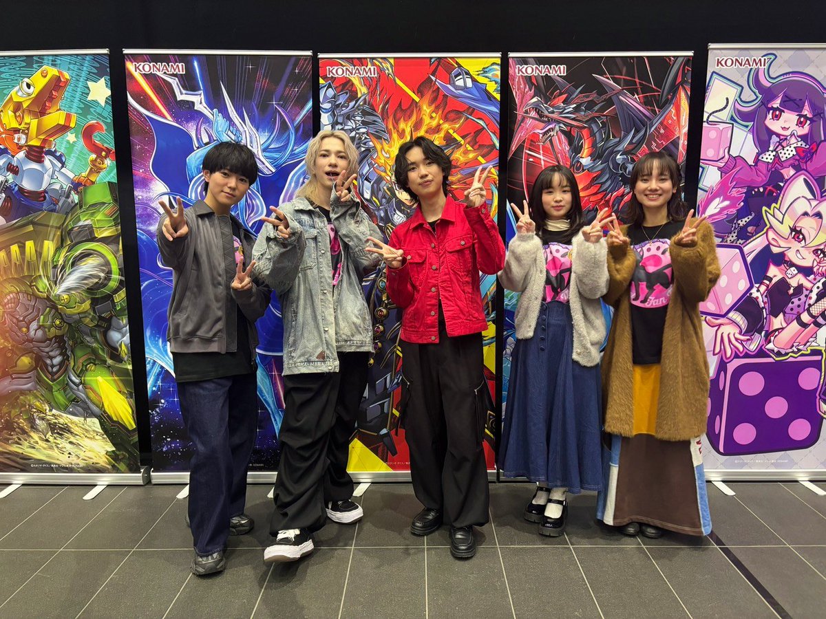 Art_C_Lounsbery's tweet image. ラッシュデュエルのファンミーティング、間近で会場の熱をしっかり受け取れてすごく幸せな時間だった😆

ラッシュの盛り上がりが年々増してるの本当に嬉しいな！
それもこれも、今日の場に来られなかった人も含めて普段遊んでくれてるみんなのおかげだー！いつも本当にありがとう！！…