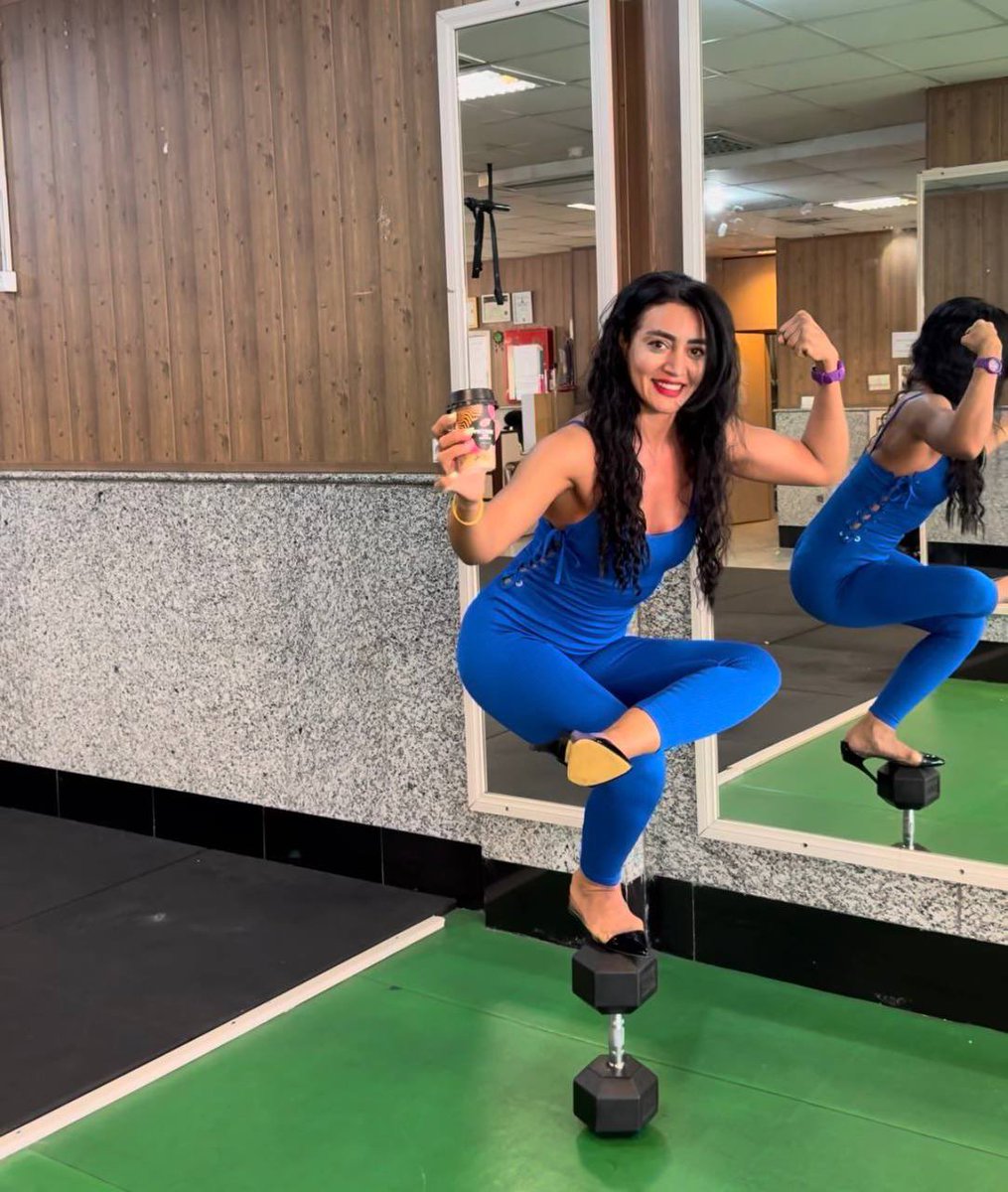 جاویدنام و جانفدای میهن #سحر_فرد، ورزشکار ۳۸ ساله، مربی تکواندو، ژیمناستیک، پیلاتس، TRX و مدل، در ۱۸ ژانویه در قرچک ورامین بر اثر اصابت گلوله جنگی نیروهای اهریمنی جمهوری اسلامی به پیشانی‌اش کشته شد.
#انتقام_میگیریم 
#IranRevolution2026