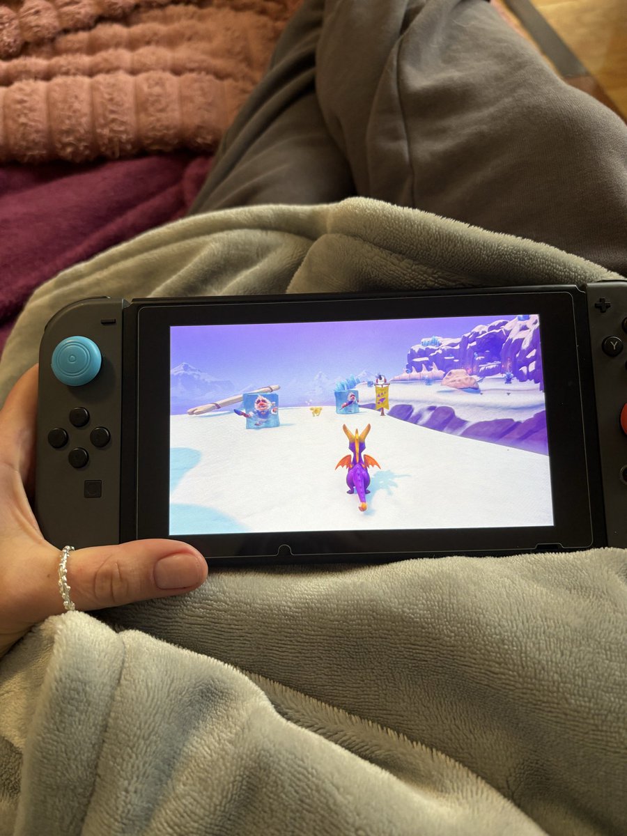 Неділя, хулі.