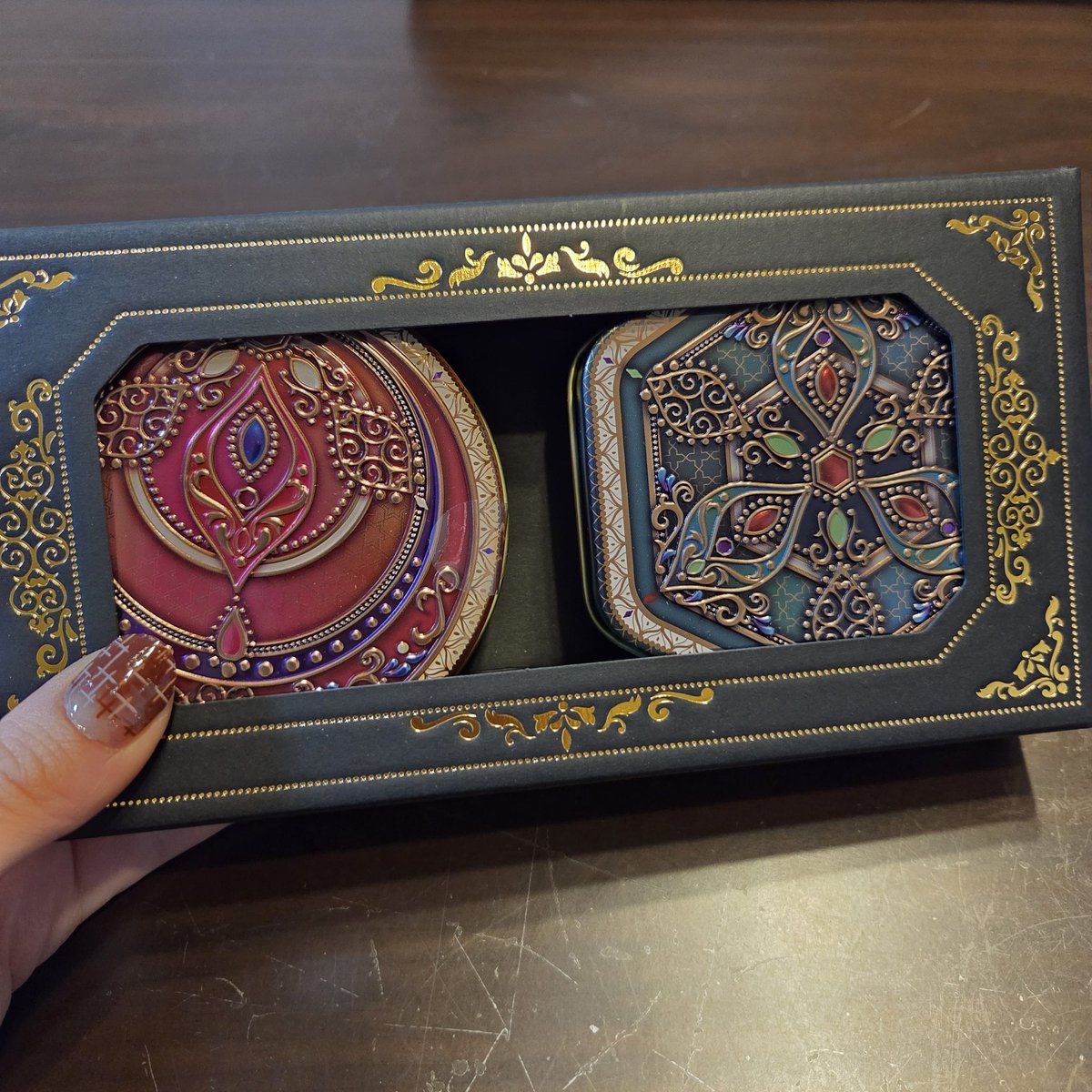 少し早いお誕生日🎁、缶可愛すぎた