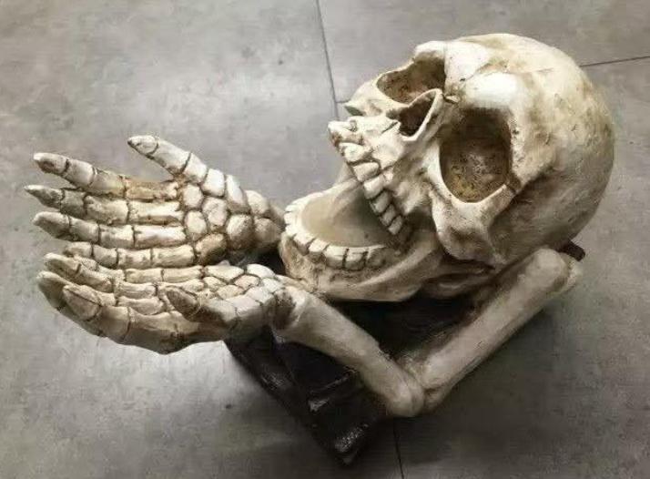 Nigerian kids studying their history in 2164 😂😂